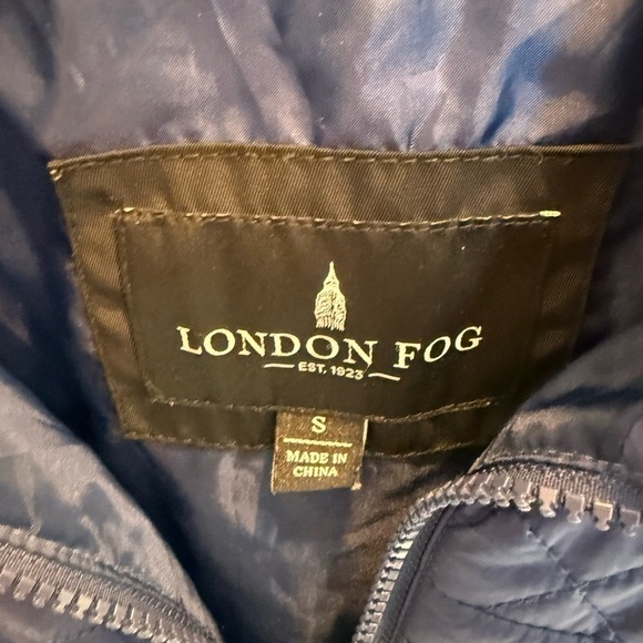 LONDON FOG Down Thin Puffer Vest Size Medium Navy Blue Lightweight - Picture 3 of 3